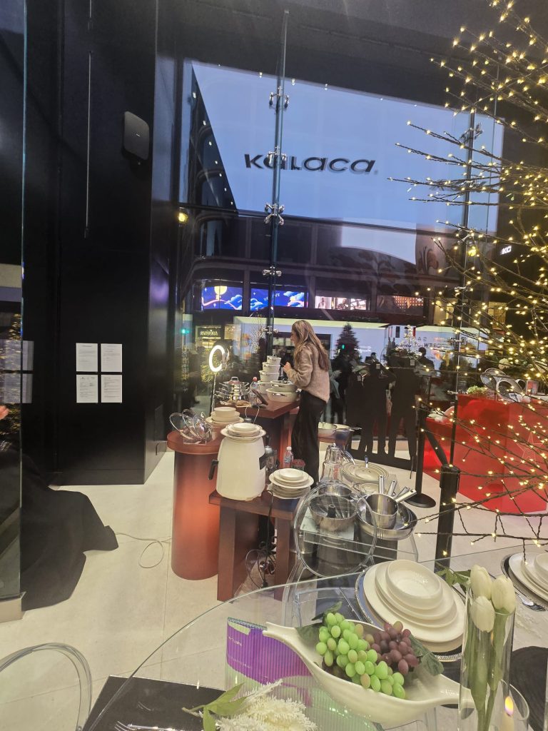 Karaca İngiltere’de küresel markalara meydan okuyor!