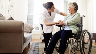 Yaşlanan nüfus ile evde bakım talebi artıyor. Çözüm ise akıllı evlerde...