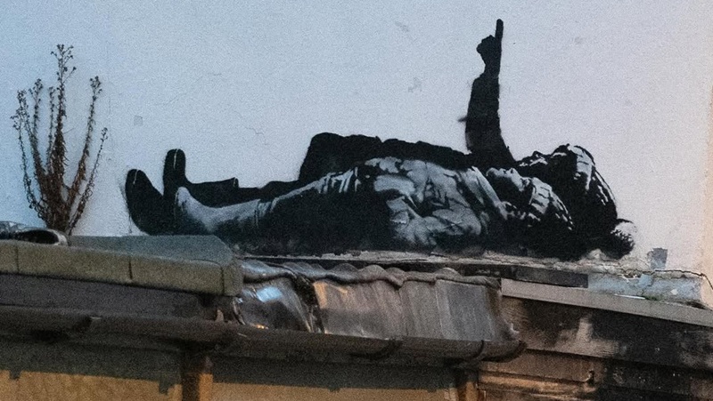 Gökyüzüne uzanan bir parmak: "Görünmez çocuklar" Banksy ile "görünür" oldu!