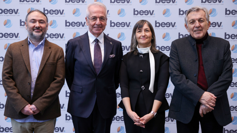 Gençlerin yüzde 83’ü bilişime eşit erişimi eğitimde temel hak olarak görüyor