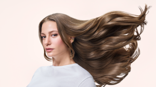 Serenay Sarıkaya, L’Oréal Paris Elseve Glycolic Gloss serisinin yüzü oldu