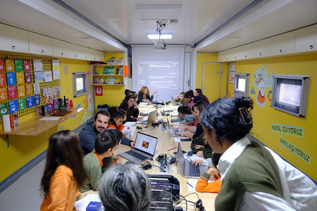 6 Şubat'ın yıldönümünde, bölgedeki çalışmalarını sosyal faydaya dönüştüren markalar