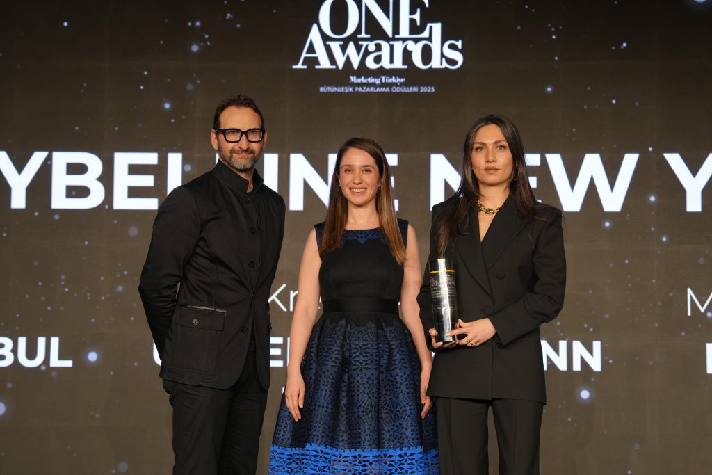 "Yılın İtibarlıları" ödüllerine kavuştu