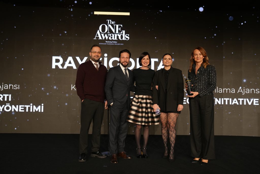 "Yılın İtibarlıları" ödüllerine kavuştu