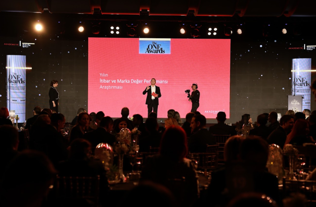 "Yılın İtibarlıları" ödüllerine kavuştu