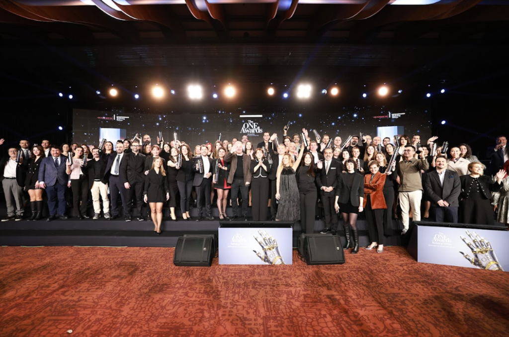 "Yılın İtibarlıları" ödüllerine kavuştu