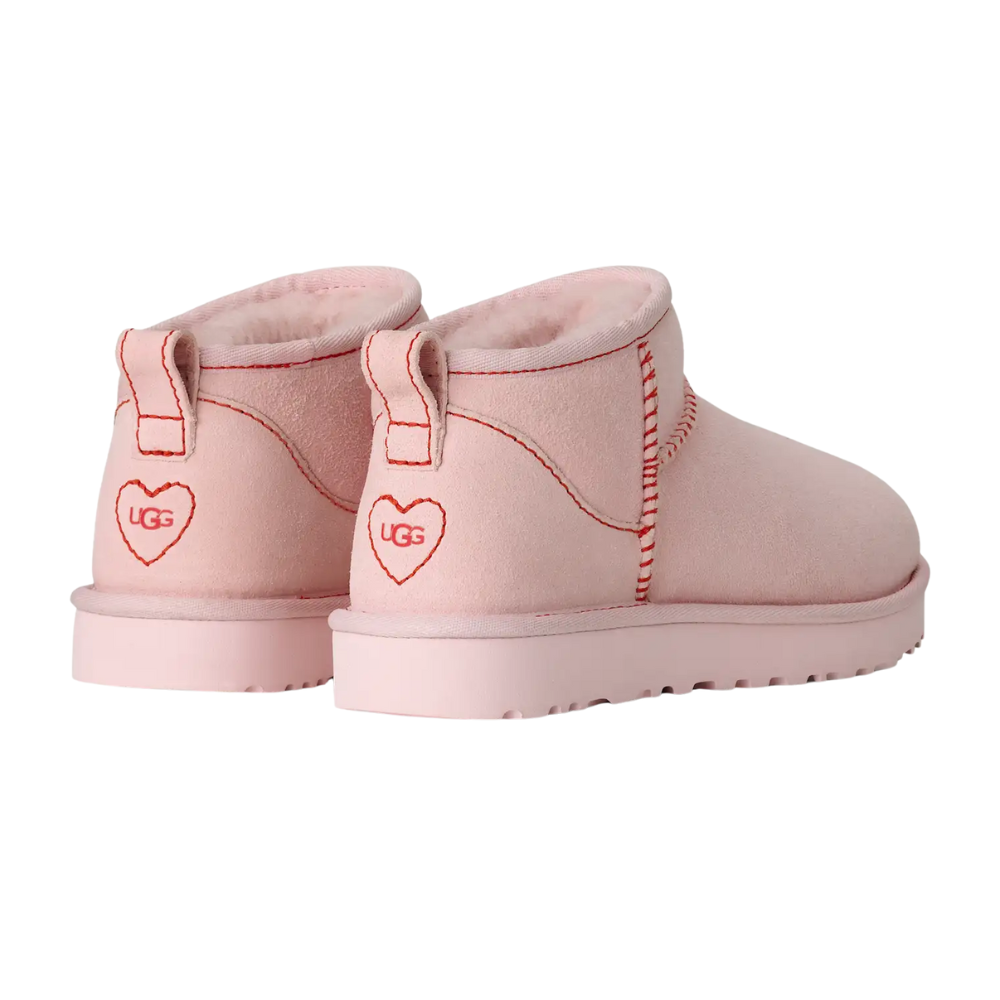 UGG'dan viral "Tazz" terliklerine Sevgililer Günü dokunuşu