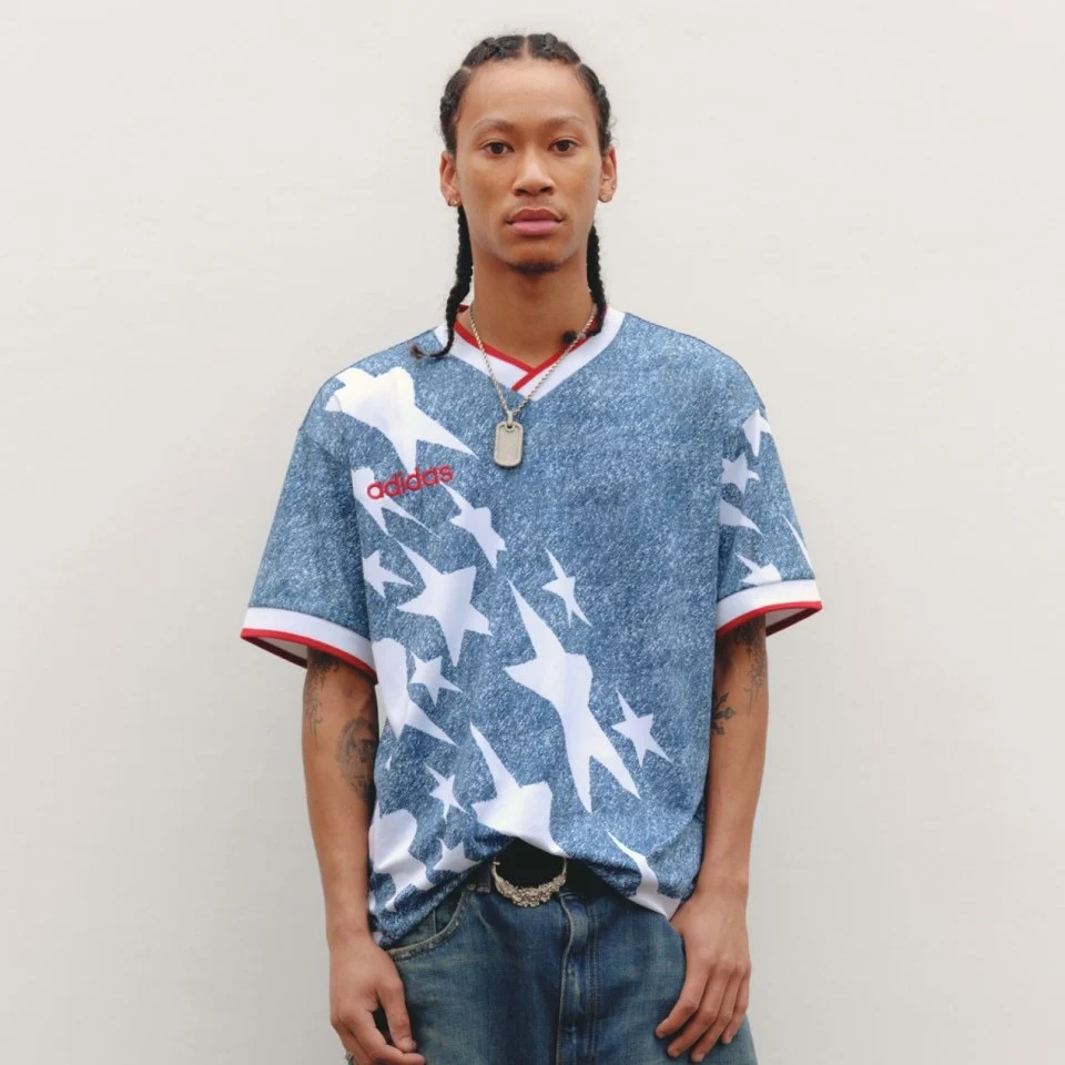 Sahadan sokağa: adidas, ABD'nin 1994 ikonik denim formasını yeniden yorumladı