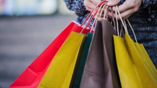 Şubatta da düşüş sürdü: Markalı perakendeye indirim çare olmadı