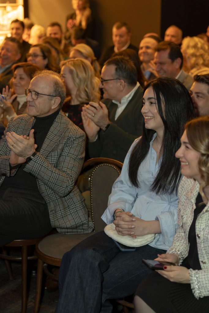 Halden Anlayan Lider: Mert Karaibrahimoğlu Halden Anlayan Lider: Mert Karaibrahimoğlu