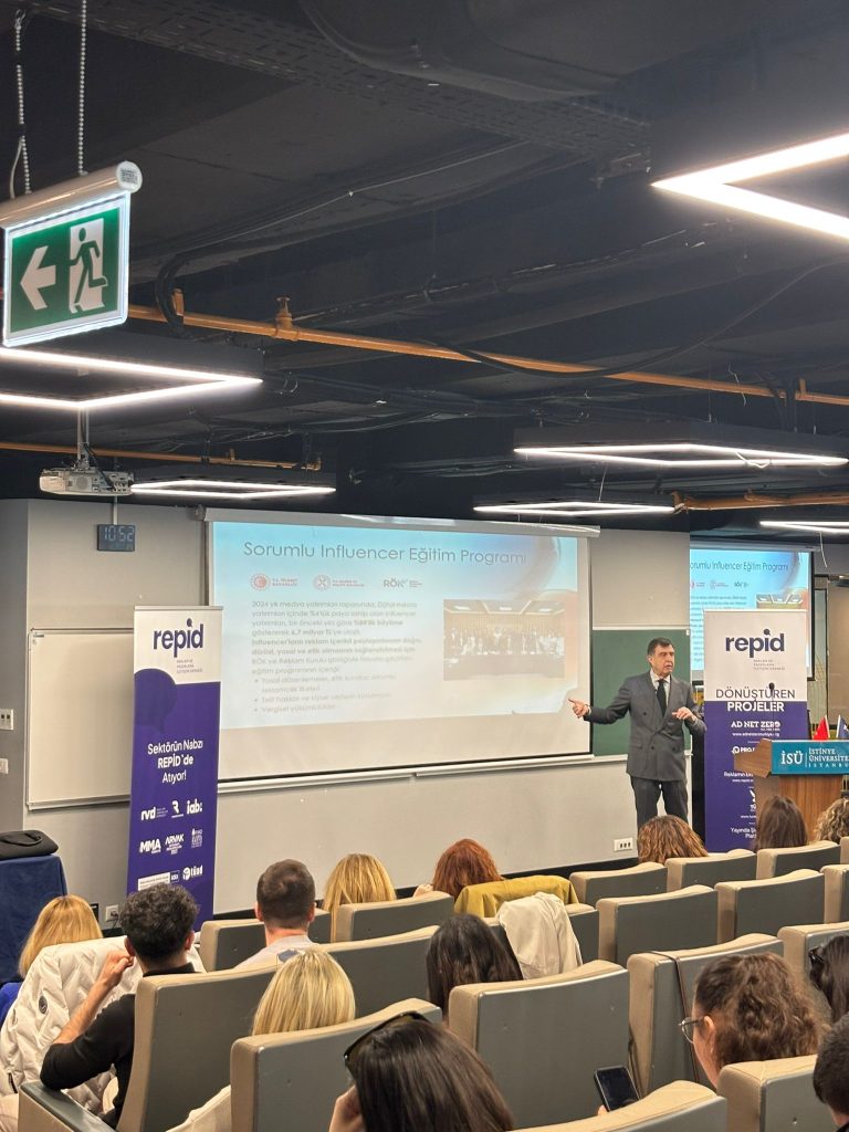 Geleceğin profesyonelleri, Ahmet Pura ile “Hayat Güneşli Bir Sağanak” konferansında bir araya geldi