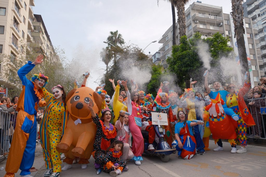 Adana’da Portakal Çiçeği Karnavalı coşkusu: 1 milyonu aşkın kişi katıldı