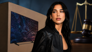 Kutudan çıkan kriz: Dua Lipa, Samsung’a dava açtı