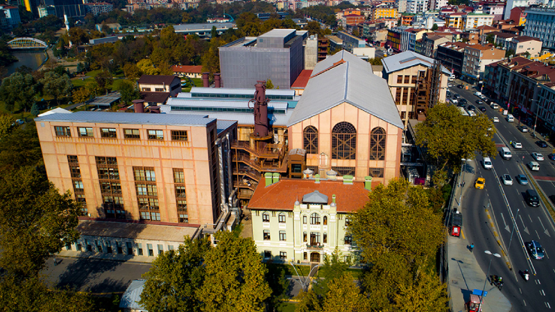 İstanbul Bilgi Üniversitesi kapatıldı... İstanbul Bilgi Üniversitesi kapatıldı...