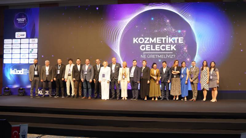Kozmetikte büyük dönüşüm: 3,3 milyar dolarlık pazarın yeni rotası çiziliyor Kozmetikte büyük dönüşüm: 3,3 milyar dolarlık pazarın yeni rotası çiziliyor
