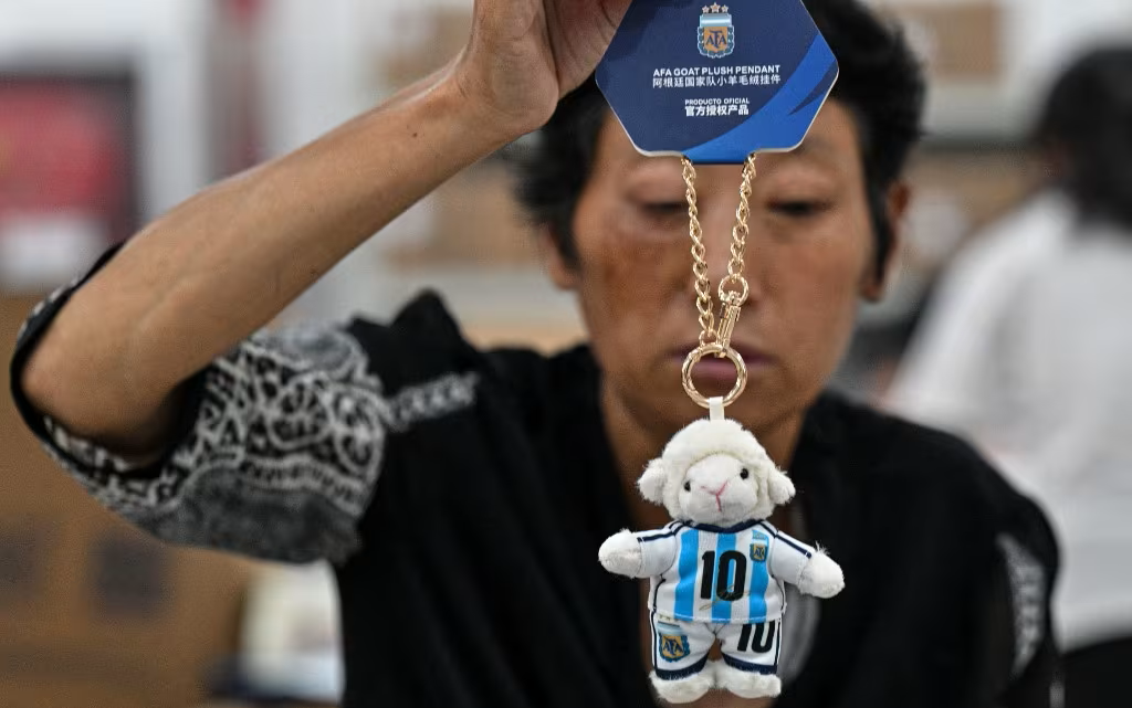 Labubu'dan sonra şimdi de Messi: Dünya Kupası'nın yeni fenomeni peluş figürler Labubu'dan sonra şimdi de Messi: Dünya Kupası'nın yeni fenomeni peluş figürler