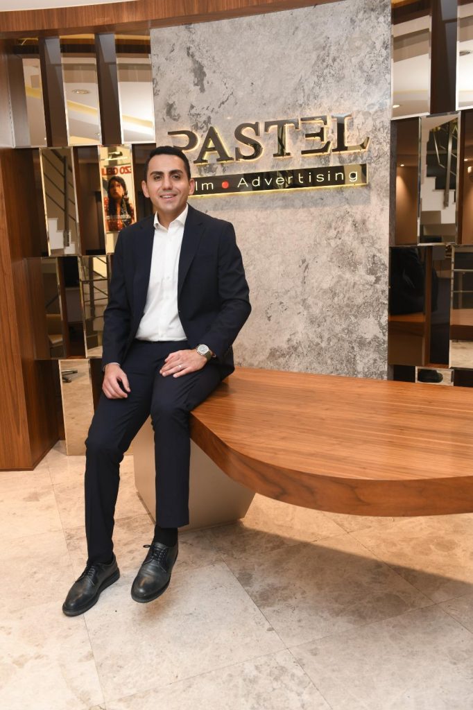 Daha 17'nin yapımcısı Efe İrvül: "Televizyon gücünü kaybetmedi, izleyici daha seçici hale geldi" Daha 17'nin yapımcısı Efe İrvül: "Televizyon gücünü kaybetmedi, izleyici daha seçici hale geldi"