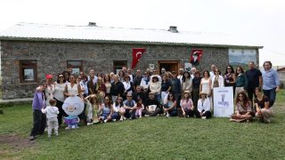 Yapı Kredi "Yarınlara Kartopu" ile üç yılda 620 bin kullanıcıya ulaştı: "Amaç eğitimde fırsat eşitliği"