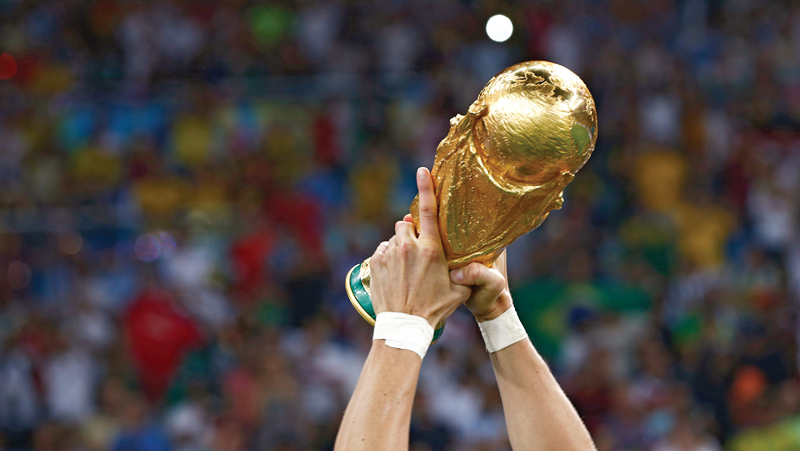 Dünyayı futbol birleştiriyor, Visa bağlıyor