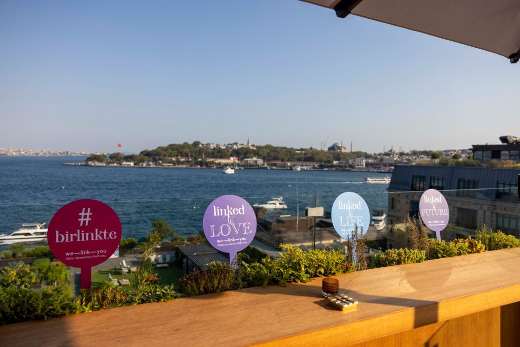 Liderler “Executive Dialogues”ta bir araya geldi Liderler “Executive Dialogues”ta bir araya geldi