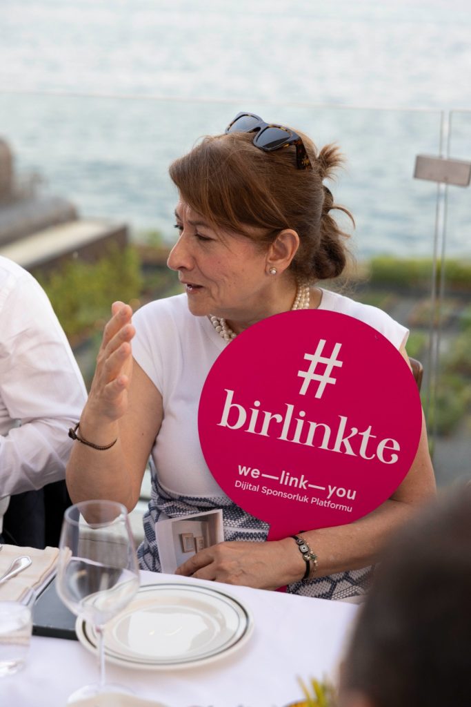 Liderler “Executive Dialogues”ta bir araya geldi Liderler “Executive Dialogues”ta bir araya geldi