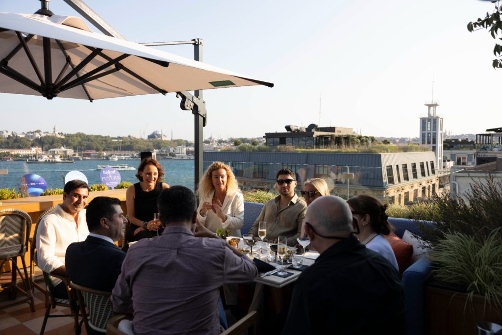 Liderler “Executive Dialogues”ta bir araya geldi Liderler “Executive Dialogues”ta bir araya geldi