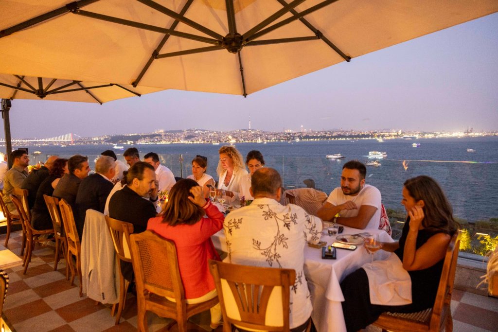 Liderler “Executive Dialogues”ta bir araya geldi Liderler “Executive Dialogues”ta bir araya geldi