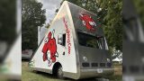 The Laughing Cow’dan peynir şeklinde kamyon