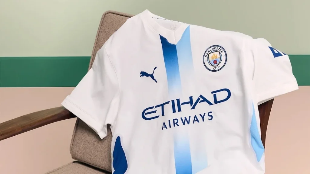 Prompt’tan sahaya: Manchester City’nin yeni formasını bir taraftar tasarladı