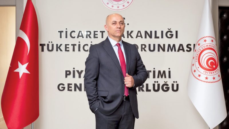 Avni Dilber: "Gerçek maharet sınırların varlığında kendini gösterir" Avni Dilber: "Gerçek maharet sınırların varlığında kendini gösterir"