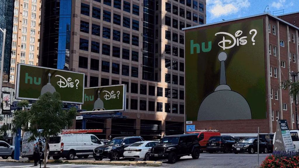 Disney logosunu parçaladı, “Hu Dis?” diye sordu Disney logosunu parçaladı, “Hu Dis?” diye sordu